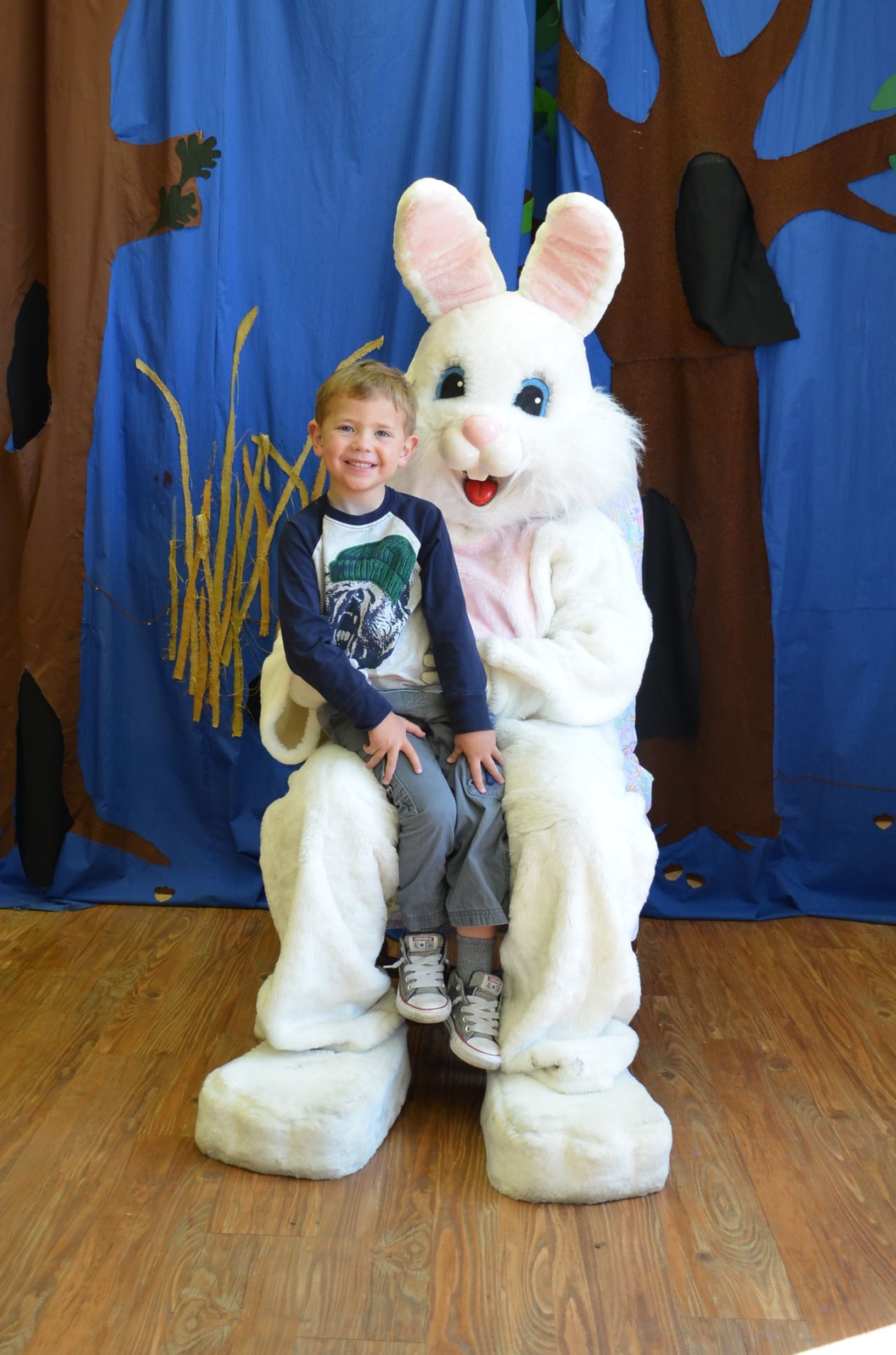 Boy with Bunny Spr Hlts 2018