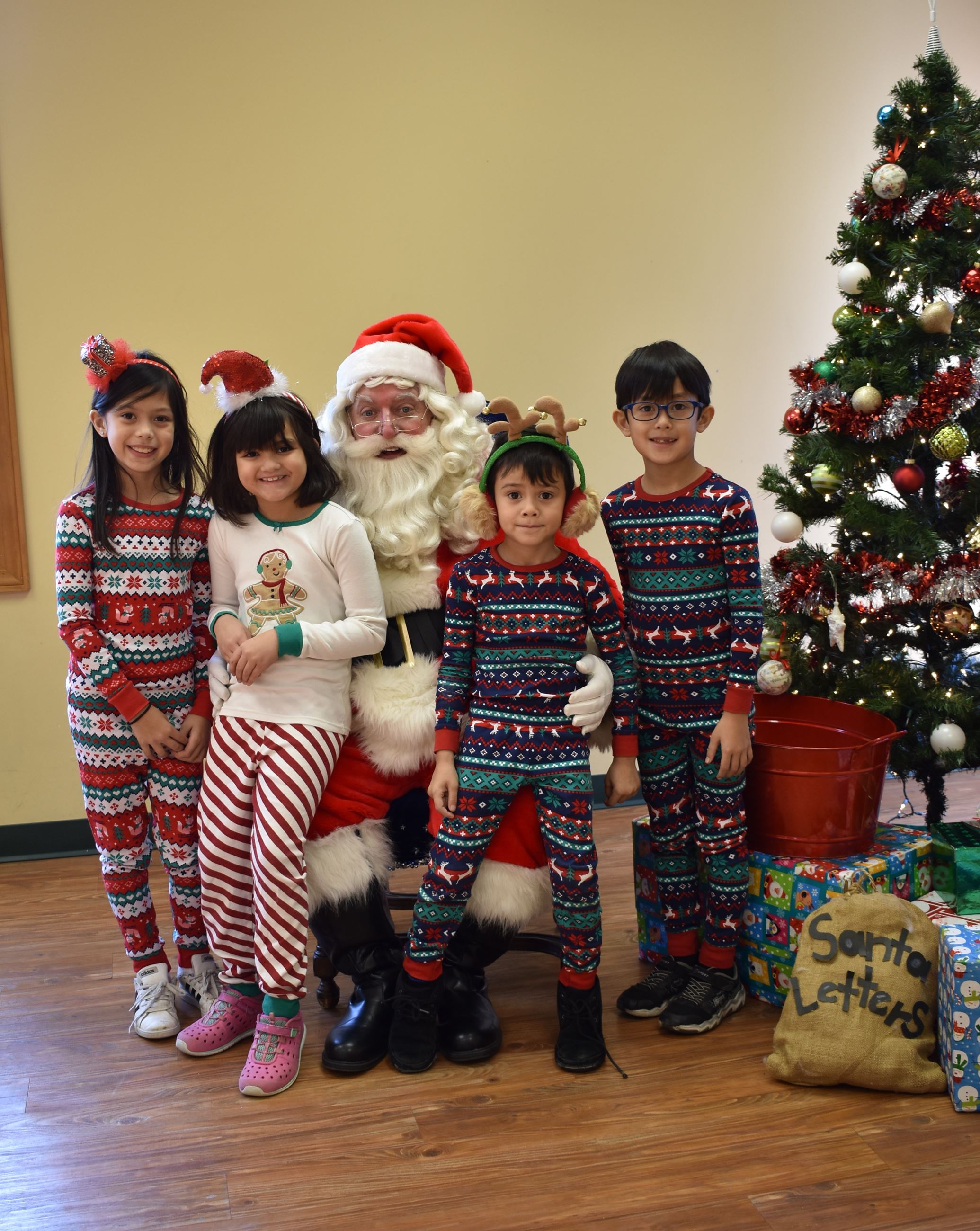 Itasca Santas Workshop 