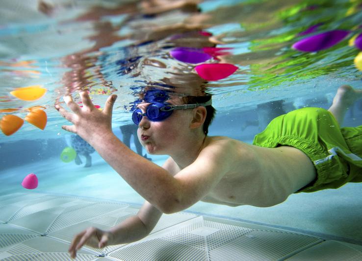 water-easter-egg-hunt